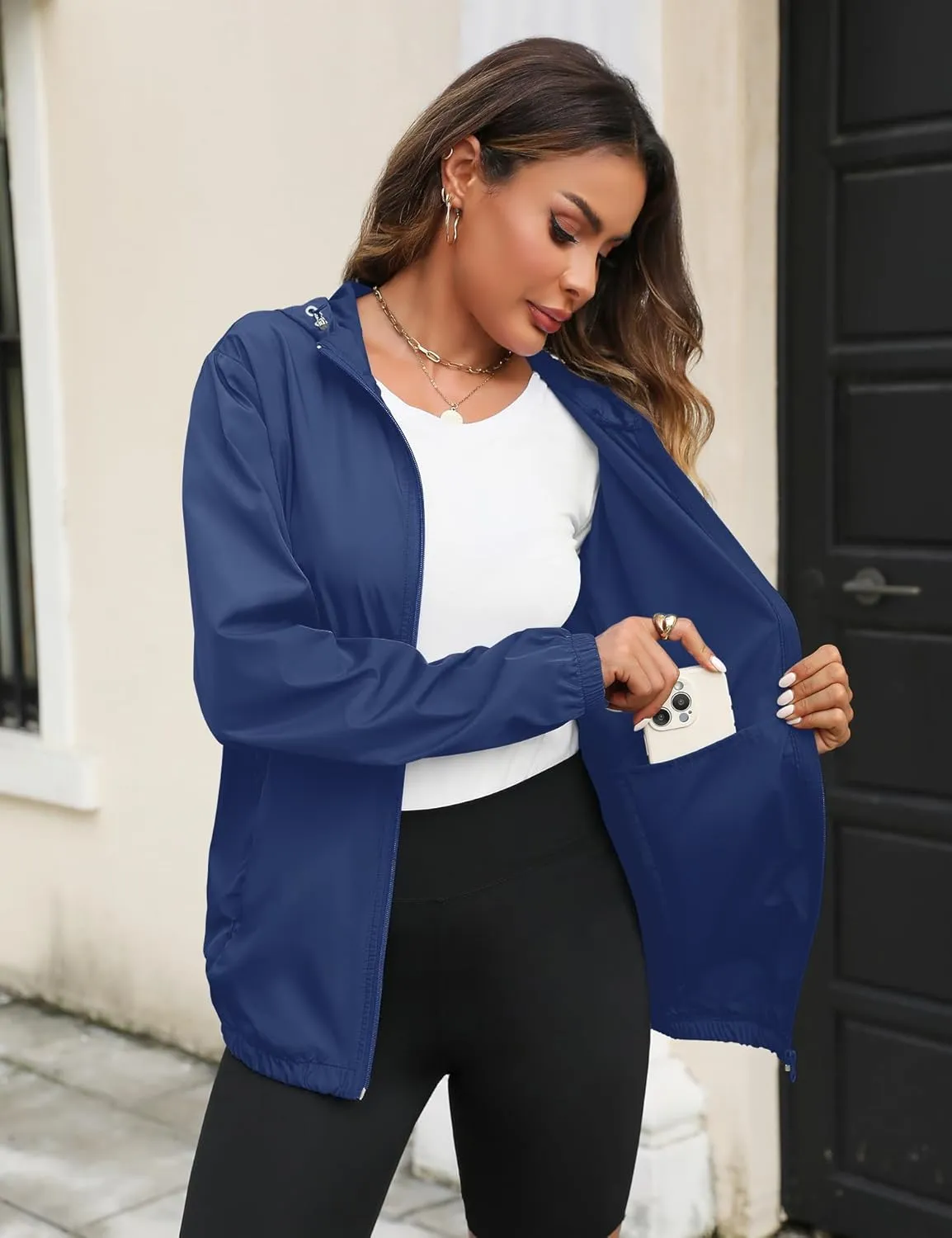 Avoogue Rain Jacket Women Lightweight Waterproof Raincoats Packable Travel Hiking Hooded Windbreaker with Pockets S-XXL
