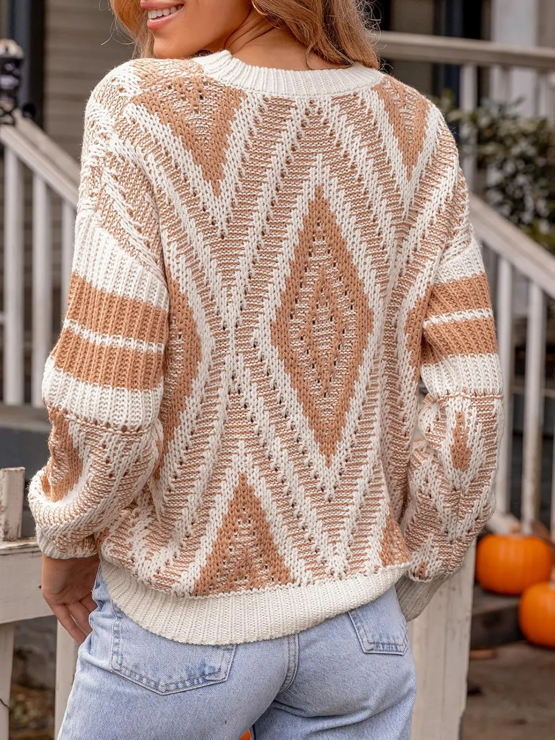 CUPSHE Women Round Neck Sweater Knit Geometric Patterned Casual Tops Long Sleeves Sweaters