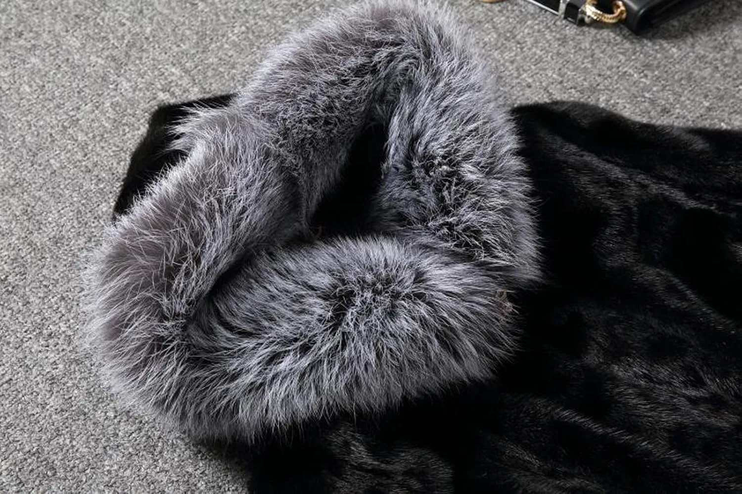 OIOLOYJM Winter Fashion Coats Womens Warm Hooded Jacket Thick Padded Loose Fleece Outerwear Oversized Faux Fur Hooded Coats
